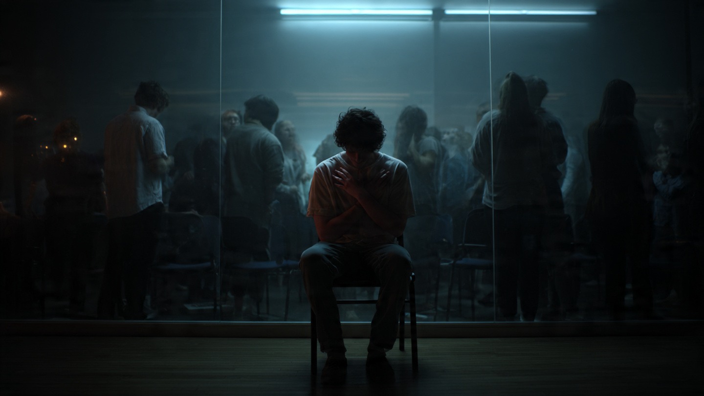 سماجی ردّی کا جسمانی درد — جب کوئی آپ کو نظر انداز کرے تو دماغ کیوں "ٹوٹنے” جیسا محسوس ہوتا ہے؟